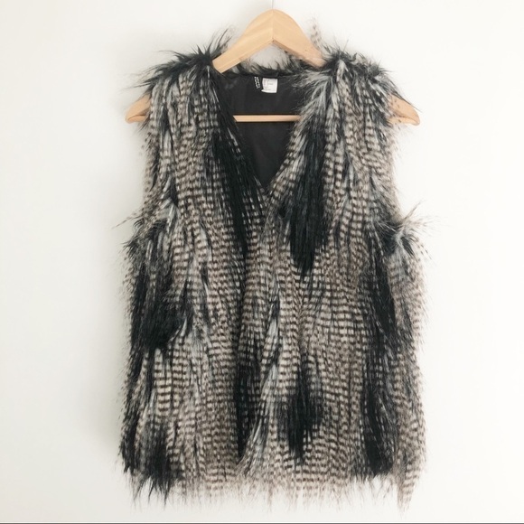 H&M Faux Fur Fluffy Vest - Picture 10 of 10